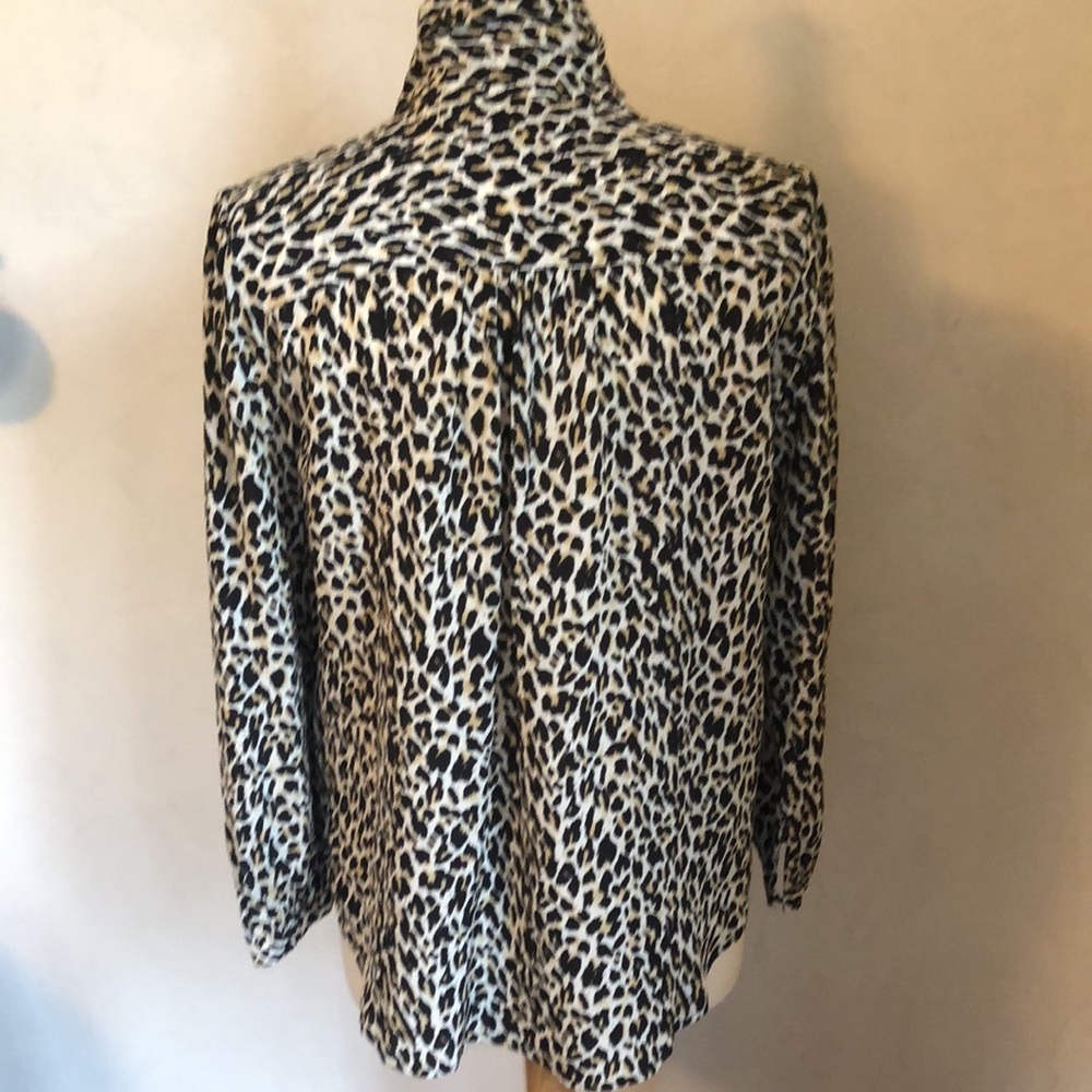 J.Crew 100% Silk Leopard print Blouse w/tie neck & long sleeves Size Medium - Picture 6 of 10